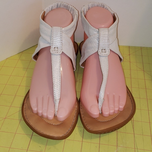 Born crown Sandals - Picture 2 of 7
